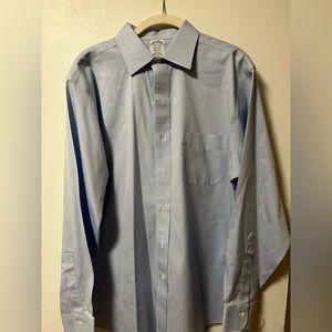 Men’s Brooks Brothers non-iron dress shirt, classic fit, size 15.5/33.